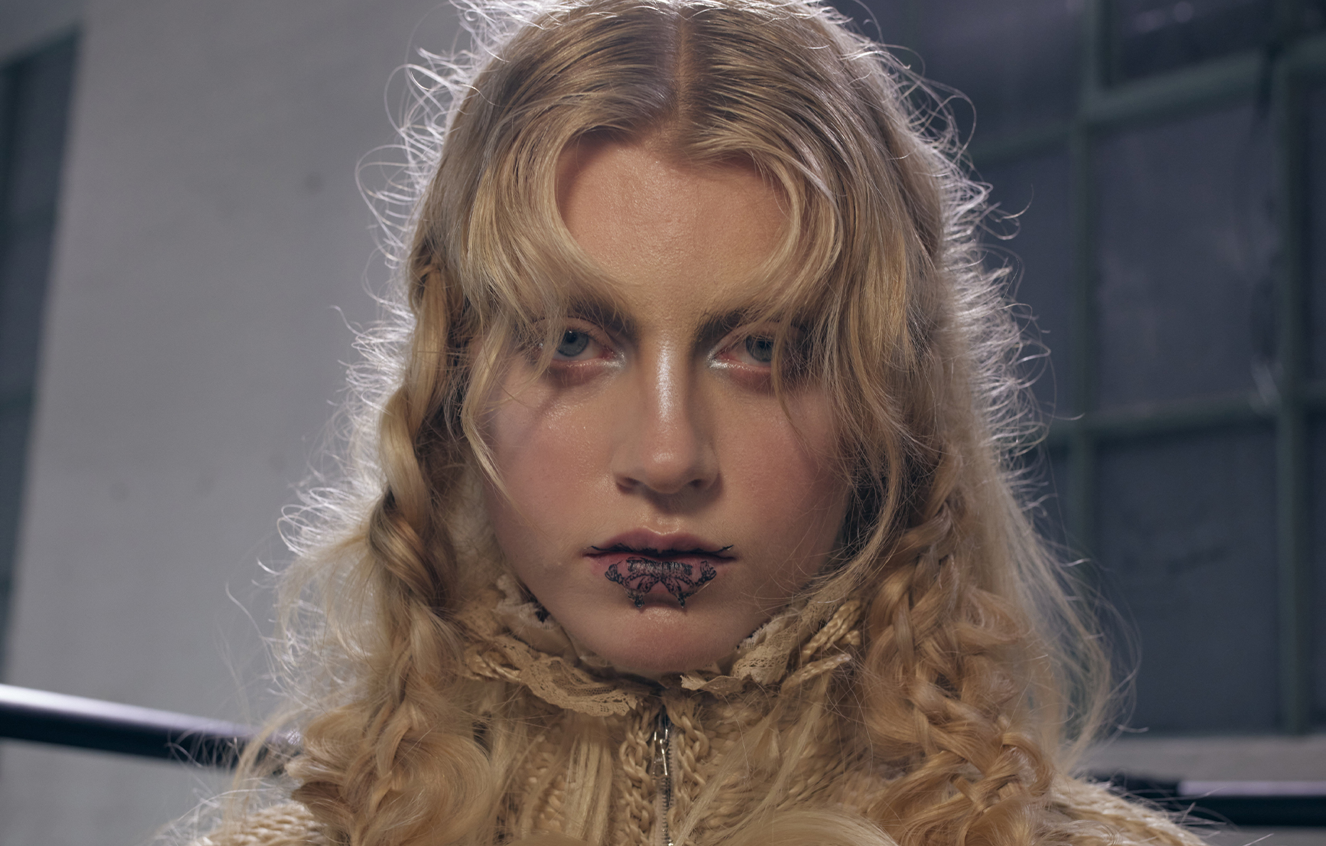 Le make-up du défilé Dilara Findikoglu automne-hiver 2025-2026.