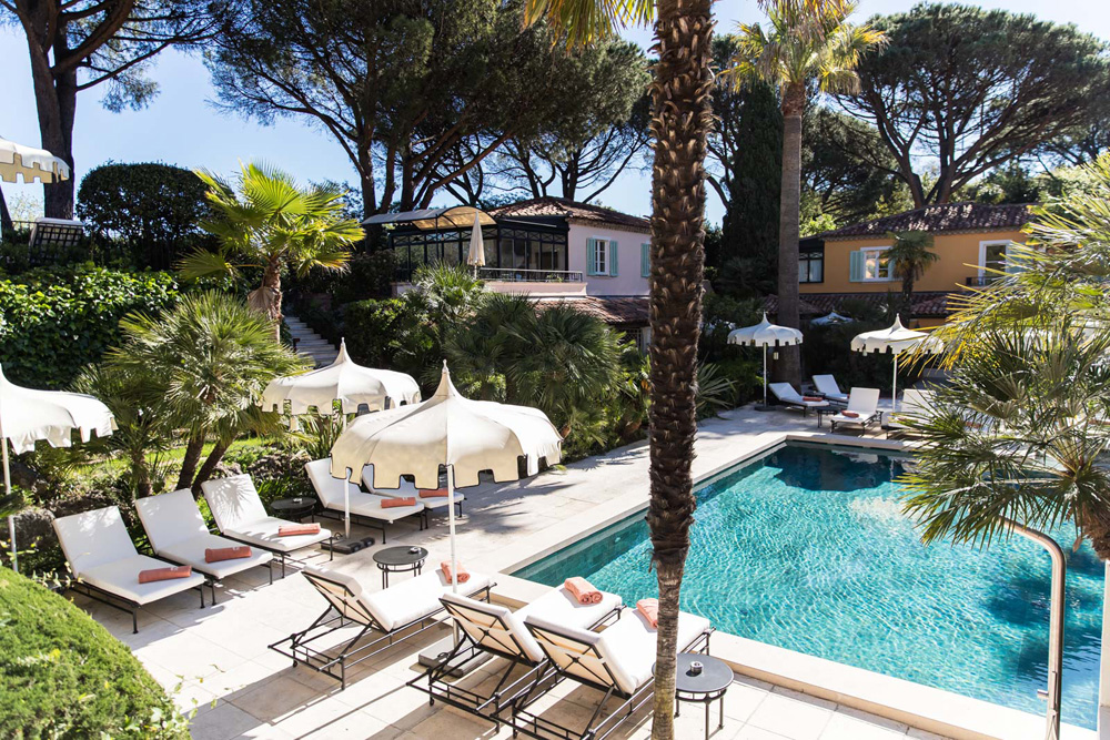 Vue de la piscine de l'hôtel La bastide de Saint-Tropez.