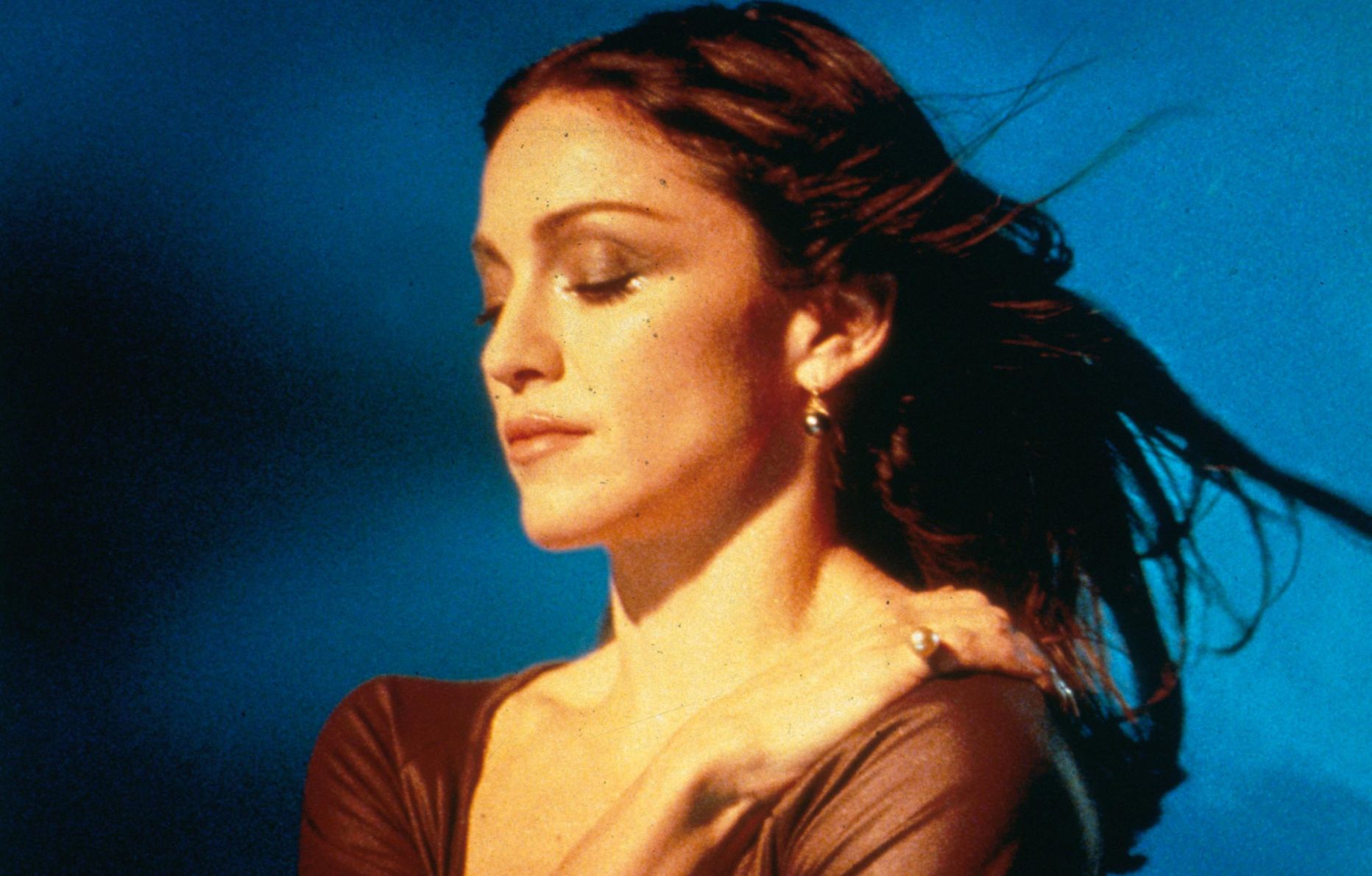 La chanteuse Madonna sur le set de son clip Power of Goodbye en 1998.