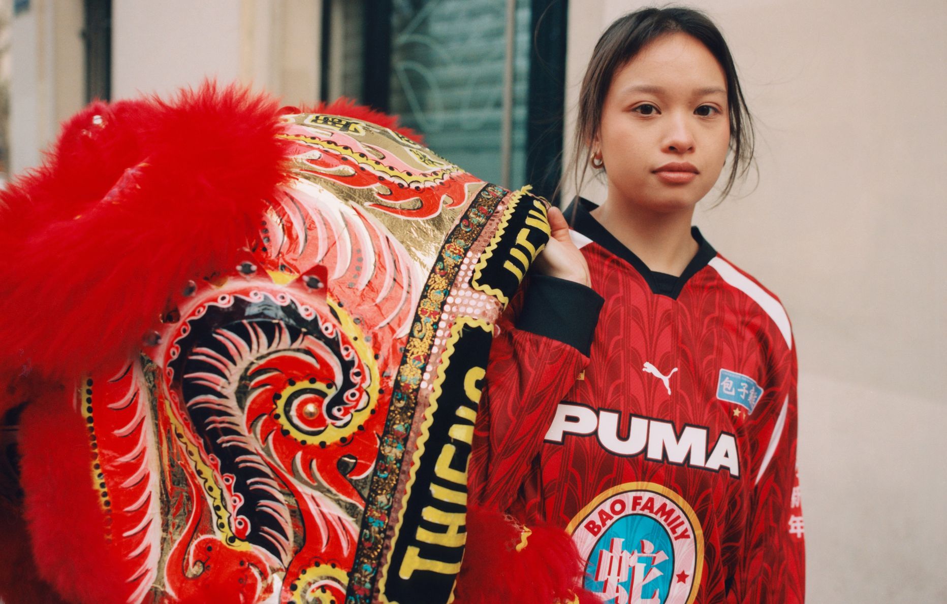 La collaboration Puma x Bao Family rouge flamboyante pour populariser la célébration du nouvel an chinois.